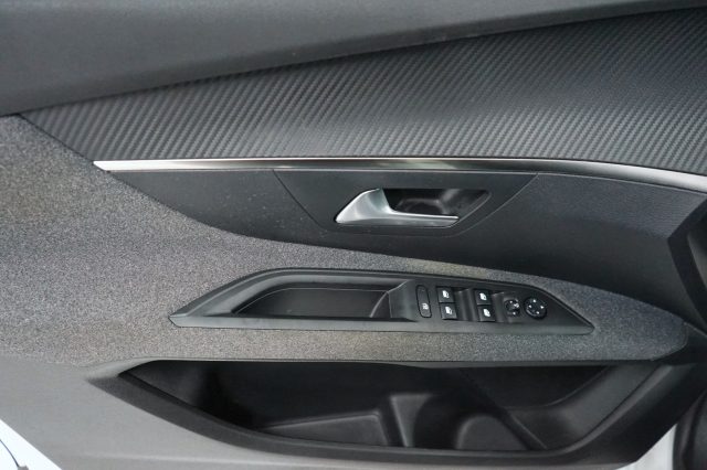 PEUGEOT 3008 37