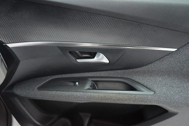 PEUGEOT 3008 43