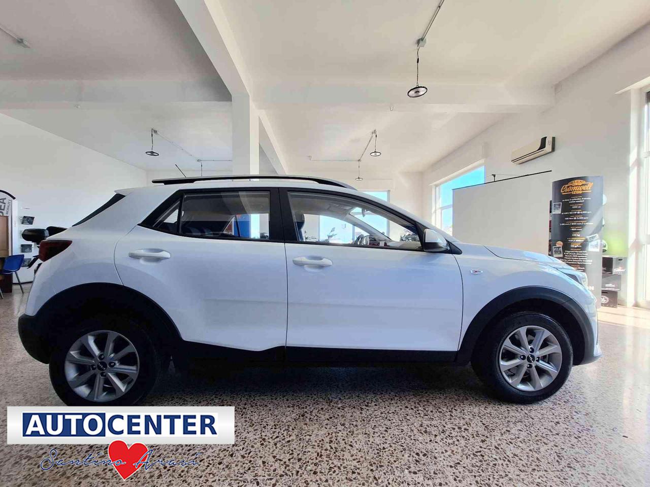 KIA Stonic 1.2 DPI Urban - 3