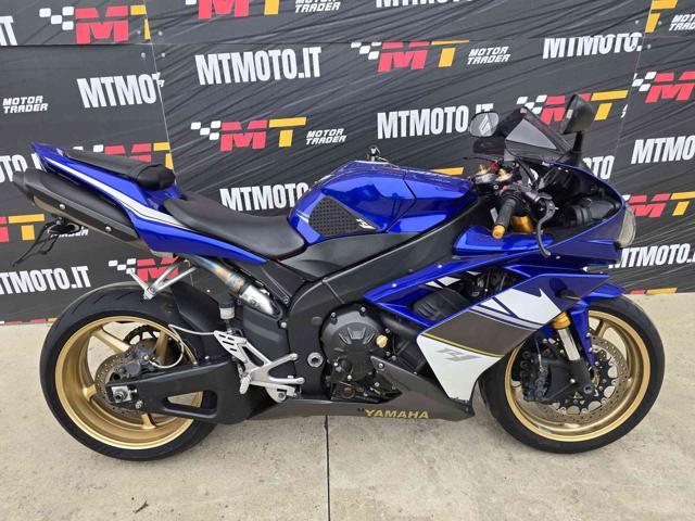 YAMAHA YZF R1 Blu pastello