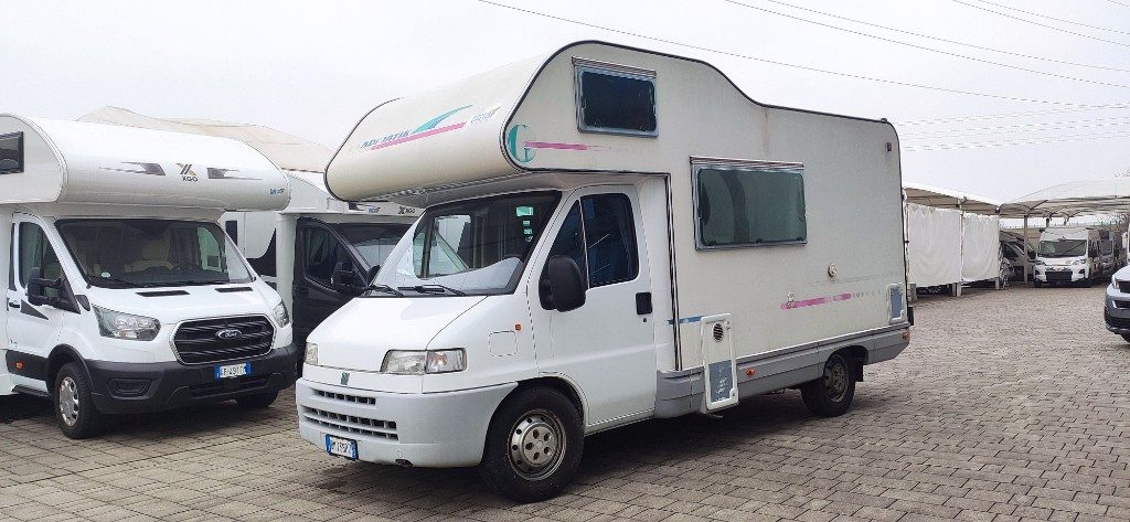 Camper mansardato, Adria