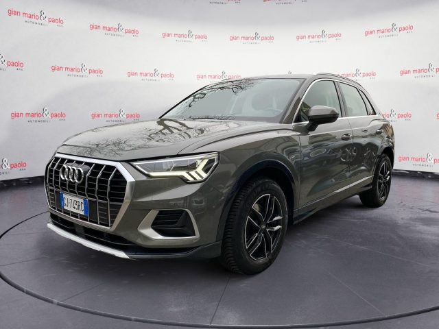AUDI Q3 Grigio metallizzato