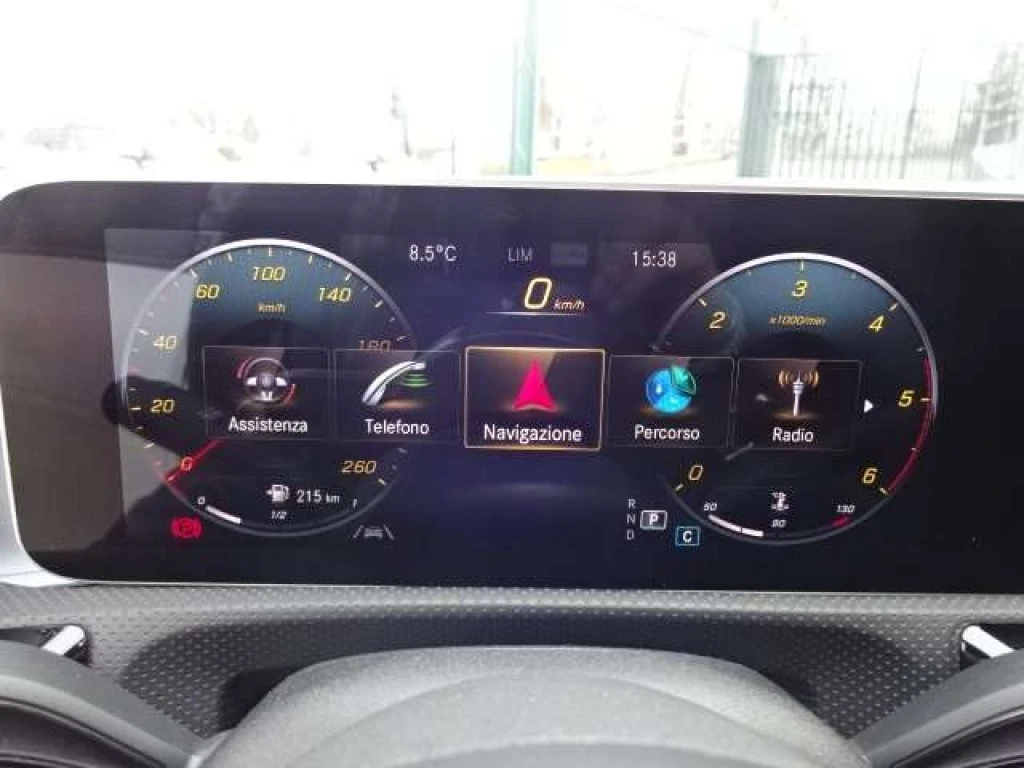 MERCEDES-BENZ CLA 200 Shooting Brake d Premium 4matic auto - 11
