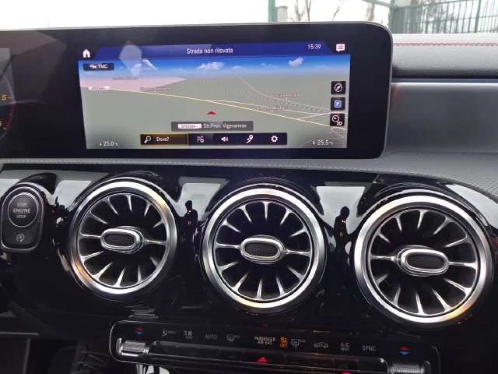MERCEDES-BENZ CLA 200 Shooting Brake d Premium 4matic auto - 12