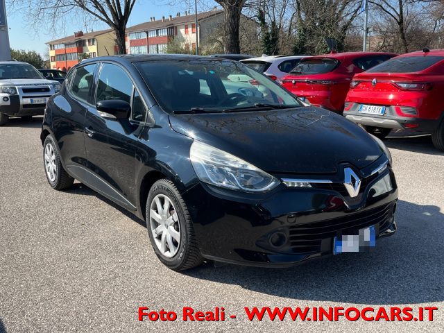 RENAULT Clio Nero pastello