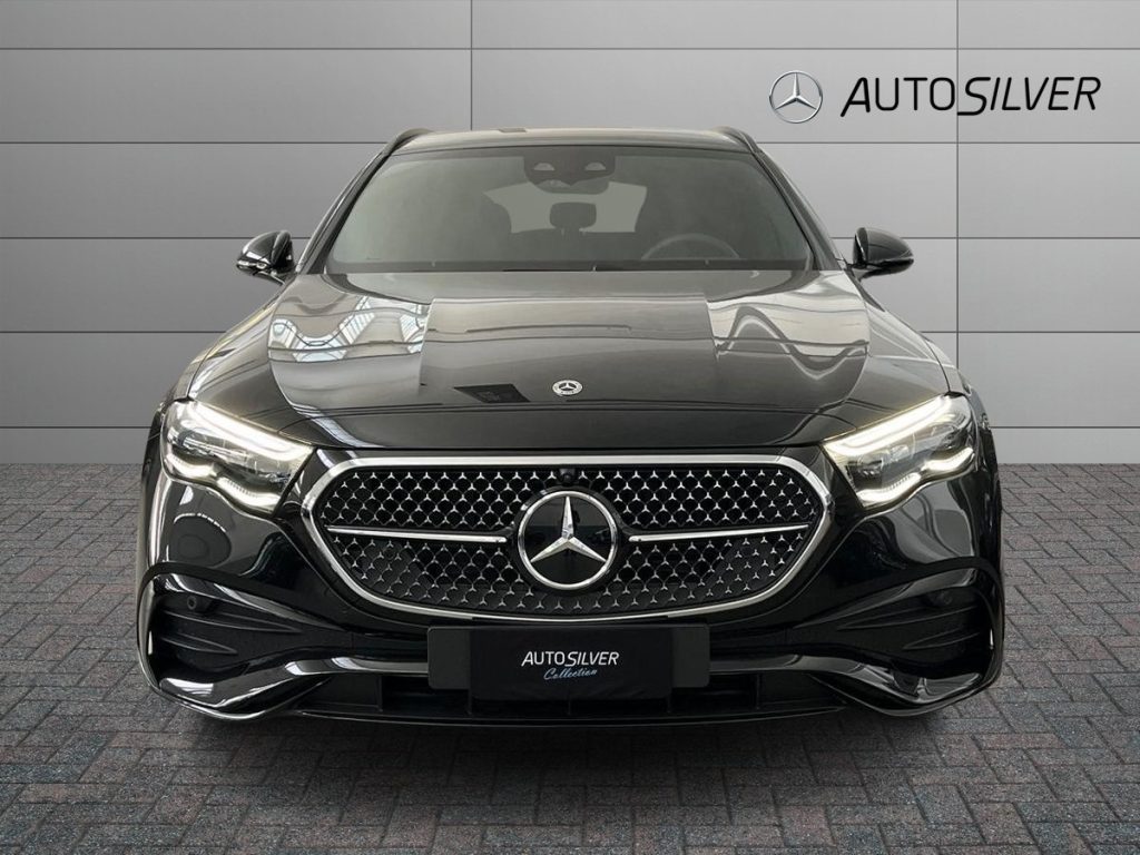 MERCEDES-BENZ E 220 d Mild hybrid 4Matic S.W. AMG Line PREMIUM - 3