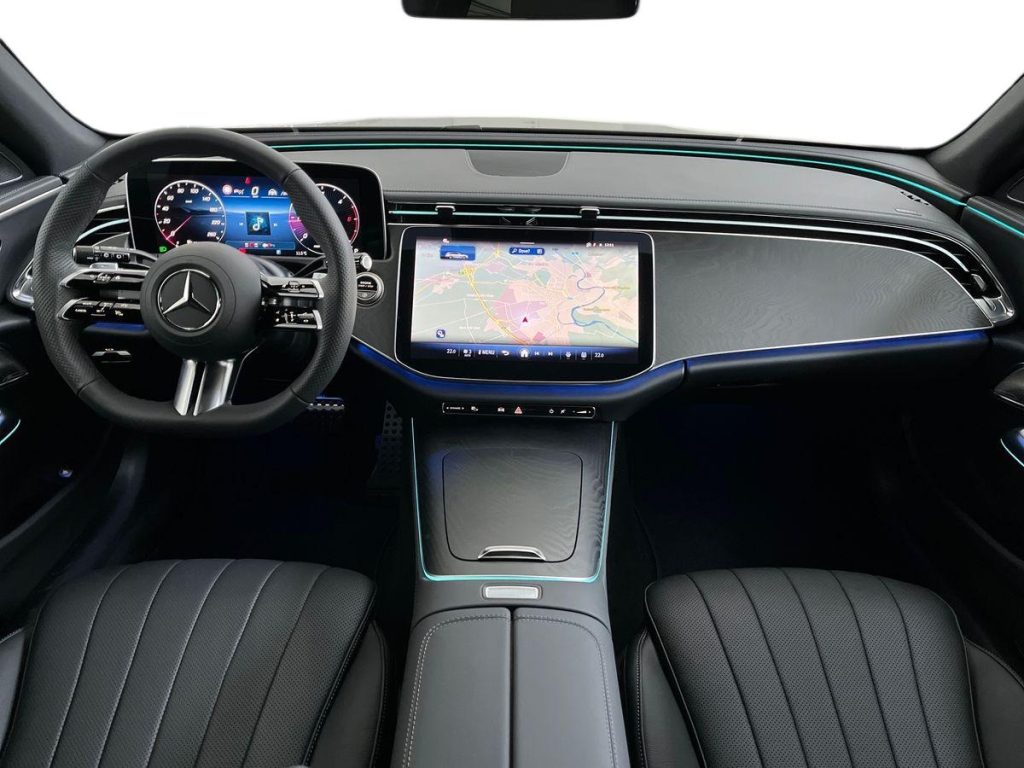 MERCEDES-BENZ E 220 d Mild hybrid 4Matic S.W. AMG Line PREMIUM - 9