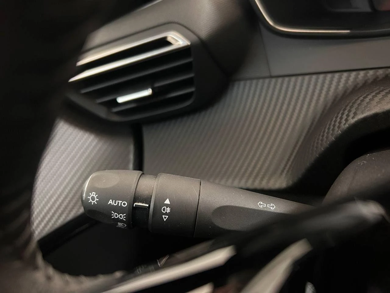 PEUGEOT 208 PureTech 100 Stop&Start 5 porte Allure VISIOPARK 2 - 17