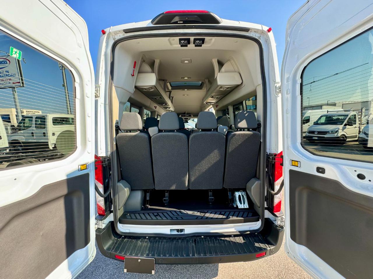 FORD TRANSIT MINIBUS 17 POSTI - 11