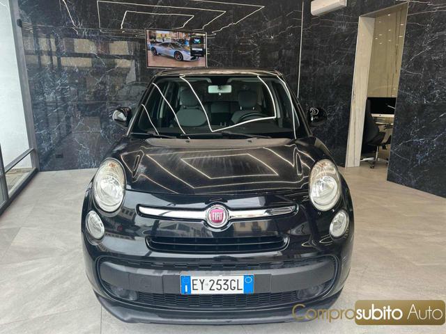 FIAT 500L Nero pastello