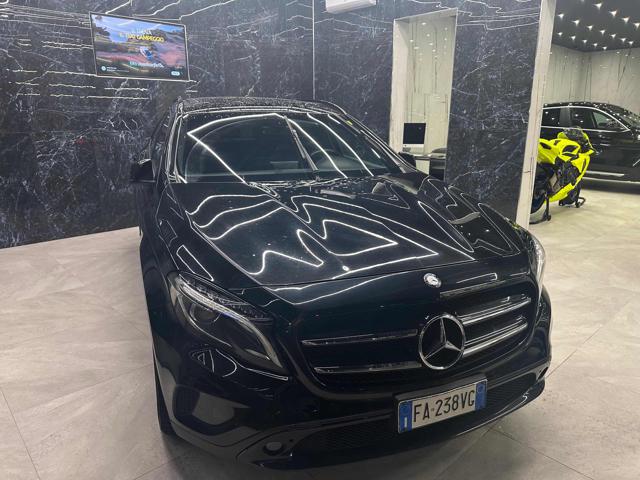 MERCEDES-BENZ GLA 200 Nero pastello