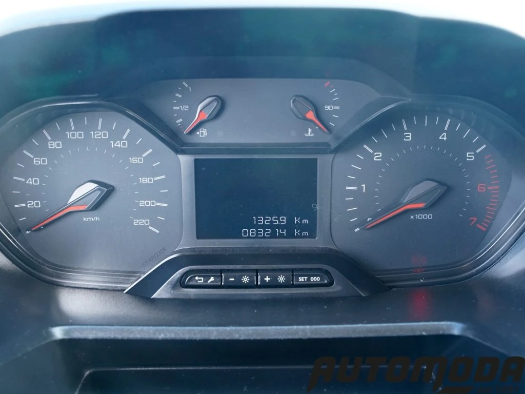 PEUGEOT Partner L1 100CV Premium ALLESTITO - 14