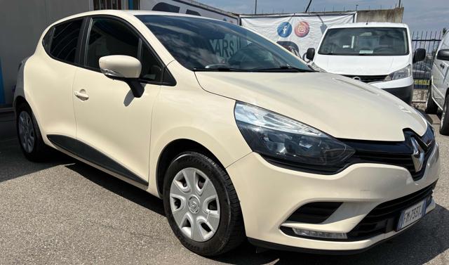 RENAULT Clio Bianco pastello