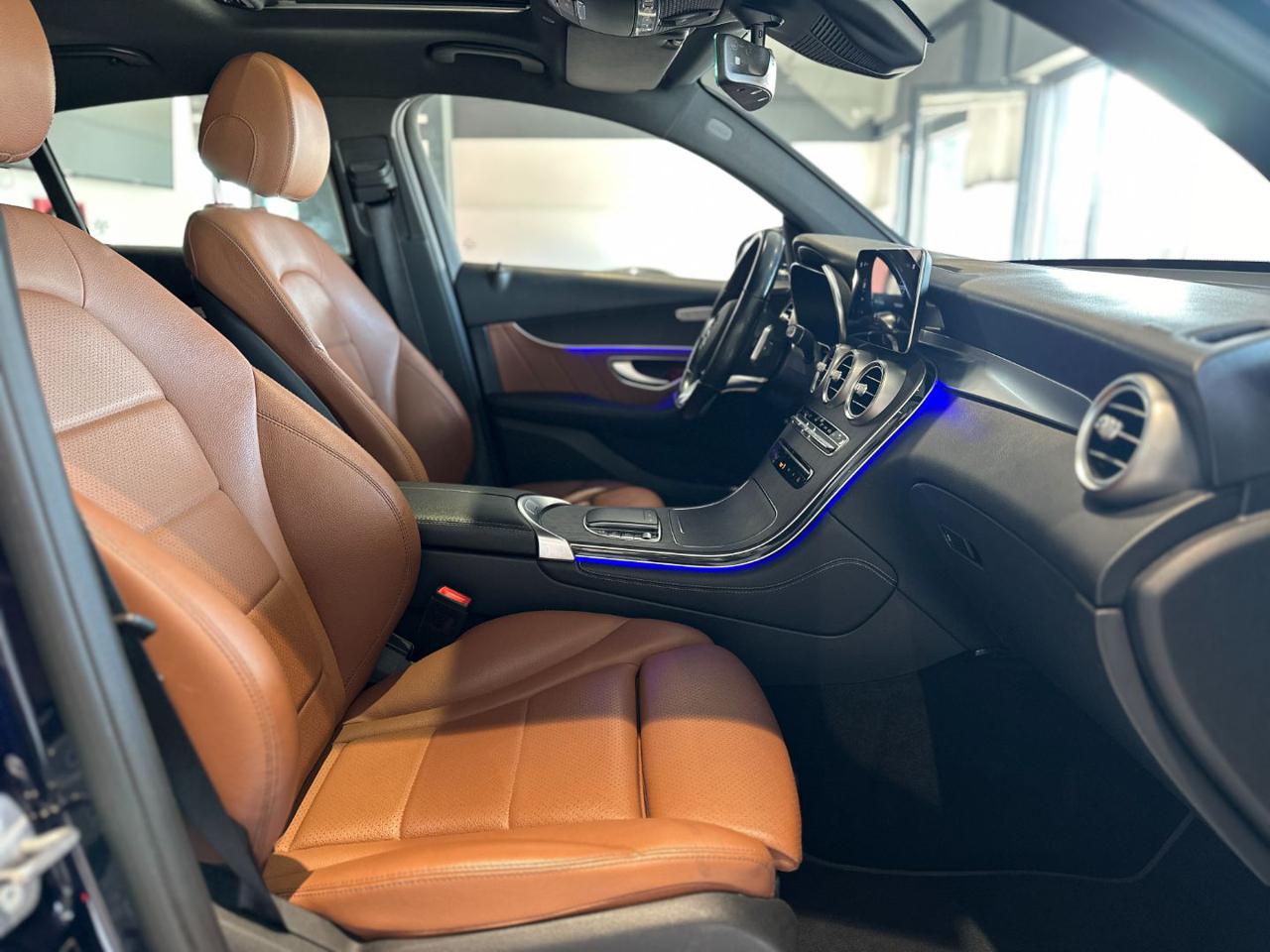 MERCEDES-BENZ GLC 220 d 4Matic Coupé Premium Plus AMG Line - 25