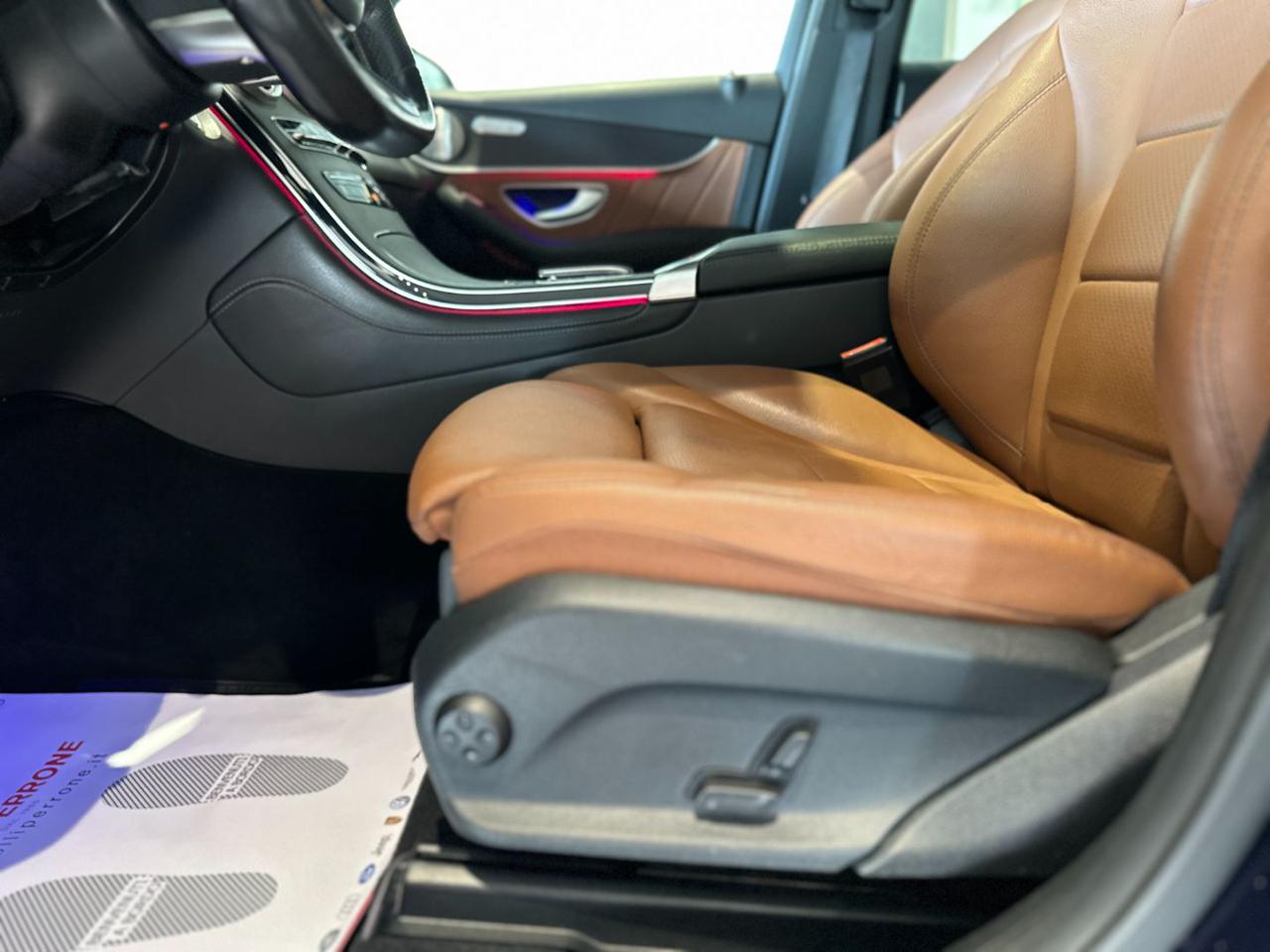 MERCEDES-BENZ GLC 220 d 4Matic Coupé Premium Plus AMG Line - 24