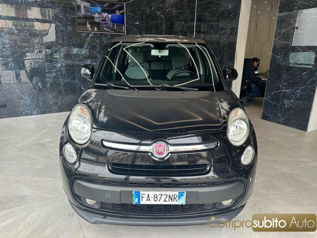 FIAT 500L Nero pastello