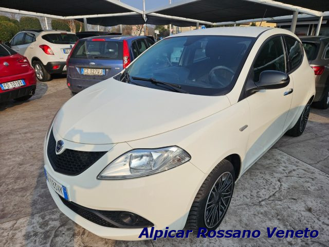 LANCIA Ypsilon Bianco pastello