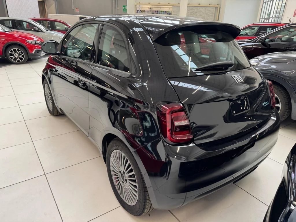 FIAT 500e La Nuova 500 Serie1 La Nuova 500 - Icon 320 Berlin - Foto 3