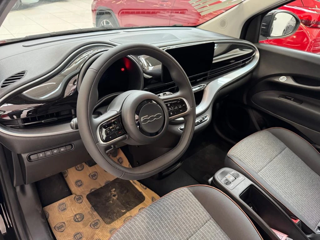 FIAT 500e La Nuova 500 Serie1 La Nuova 500 - Icon 320 Berlin - Grid Foto 8