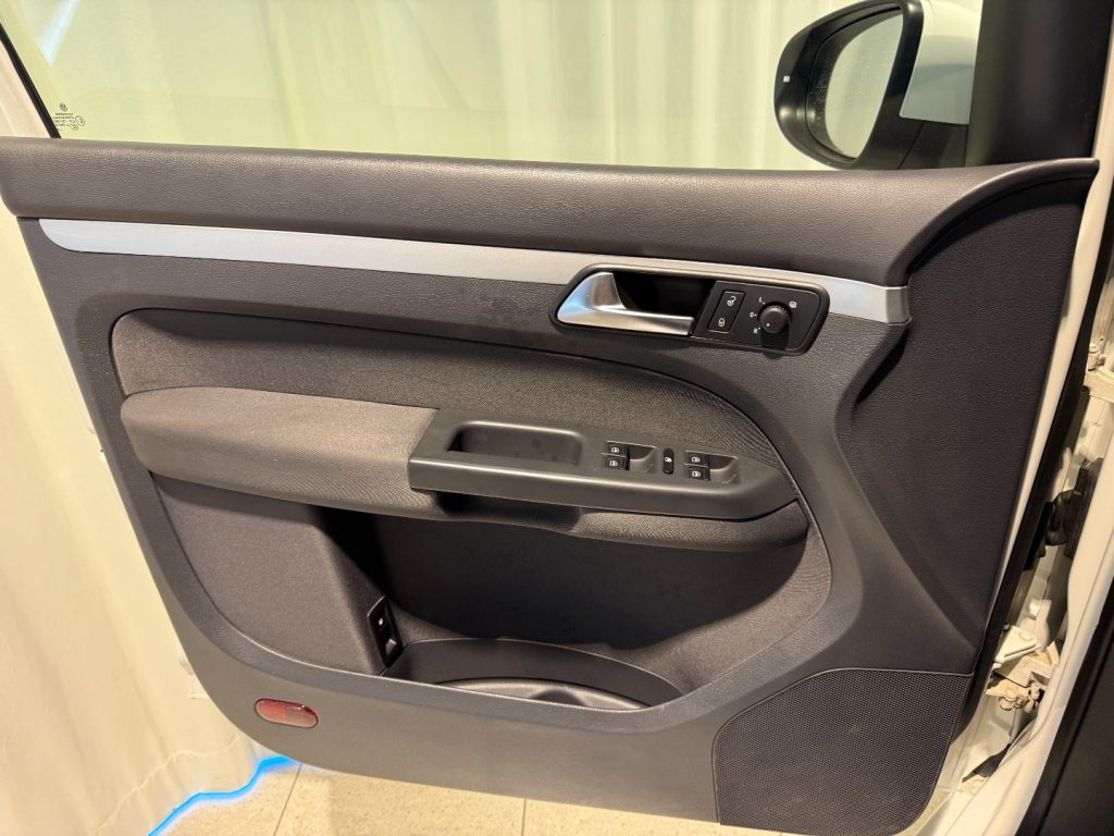 VOLKSWAGEN Touran 1.6 TDI Trendline Radio Clima - 8