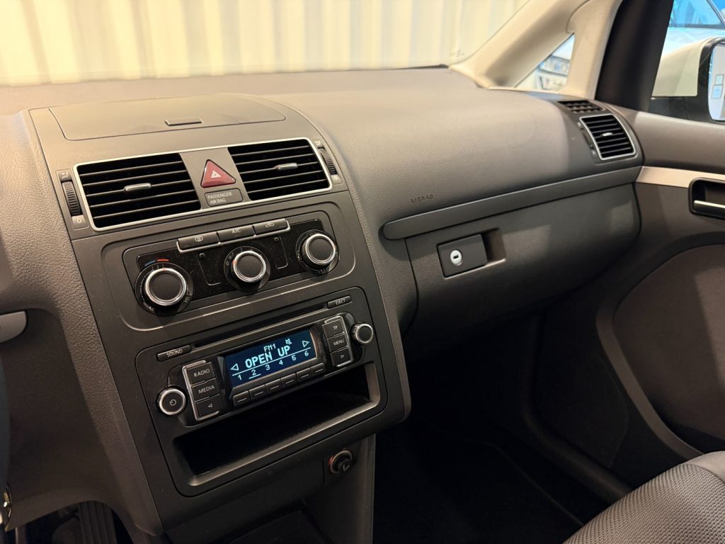 VOLKSWAGEN Touran 1.6 TDI Trendline Radio Clima - 10