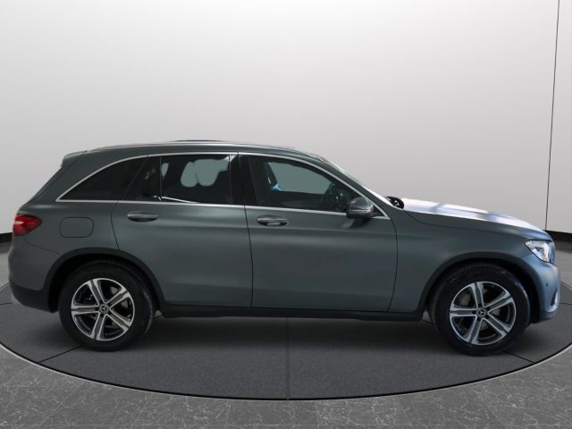 MERCEDES-BENZ GLC 250 23