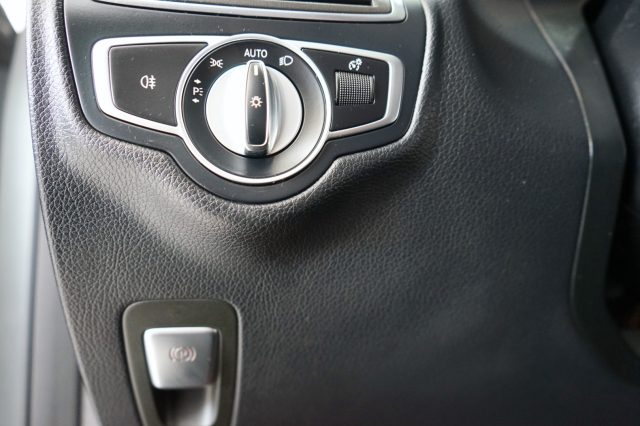 MERCEDES-BENZ GLC 250 57