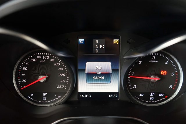 MERCEDES-BENZ GLC 250 68