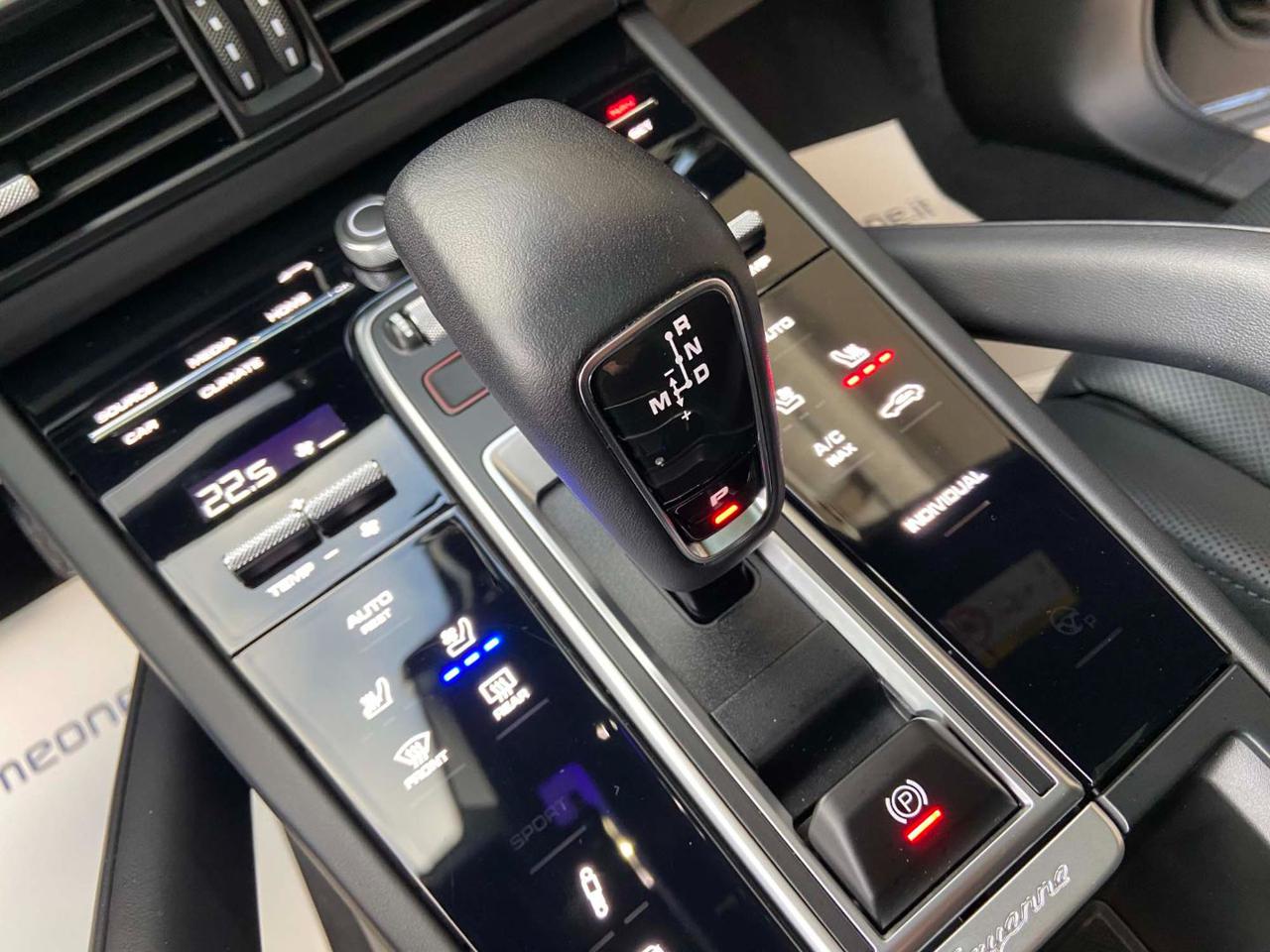 PORSCHE Cayenne Coupé 3.0 V6 E-Hybrid PLATINUM EDITION. - 19