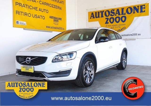 VOLVO V60 Cross Country Bianco metallizzato