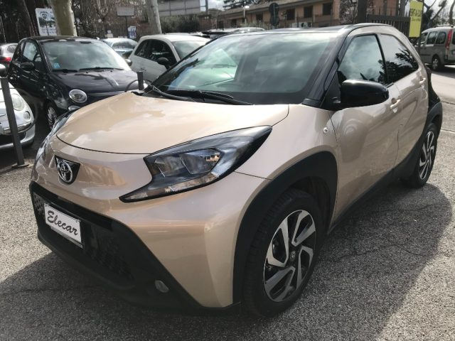 TOYOTA Aygo X Oro metallizzato