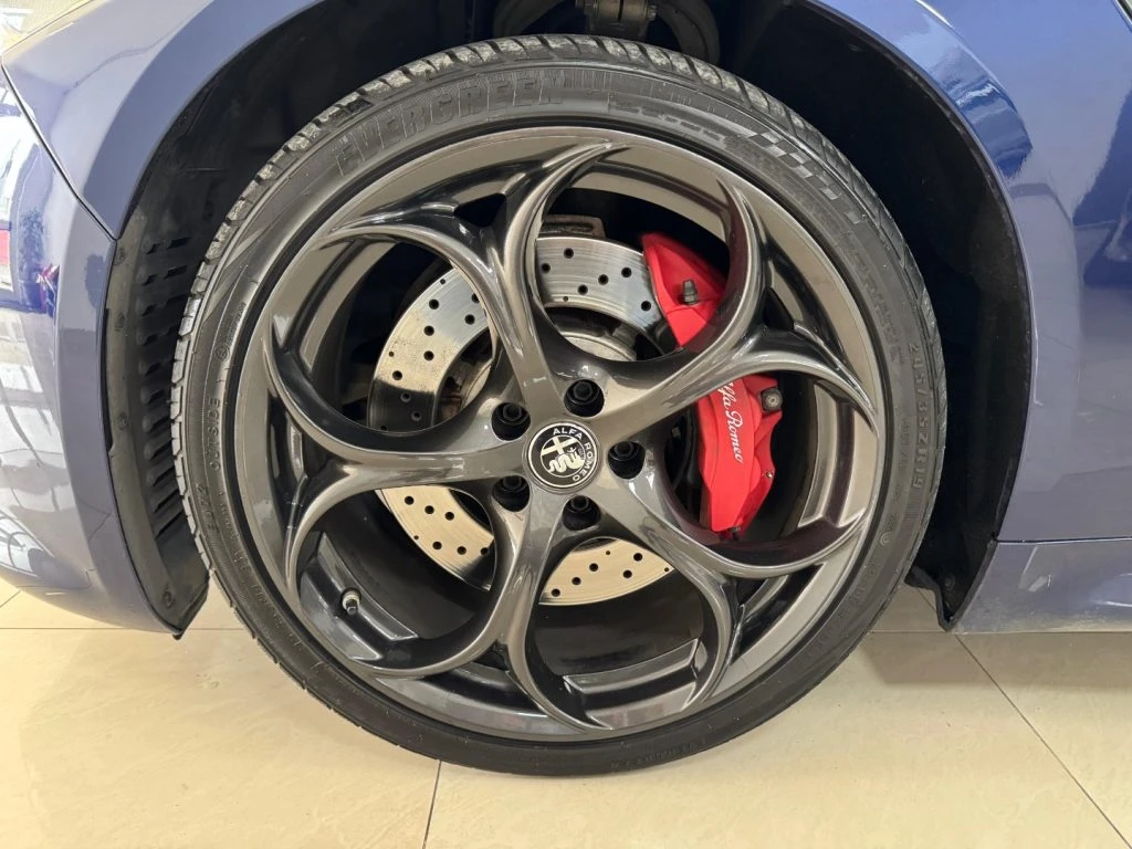 ALFA ROMEO Giulia 2.9 V6 Bi-Turbo AT8 Quadrifoglio - 8