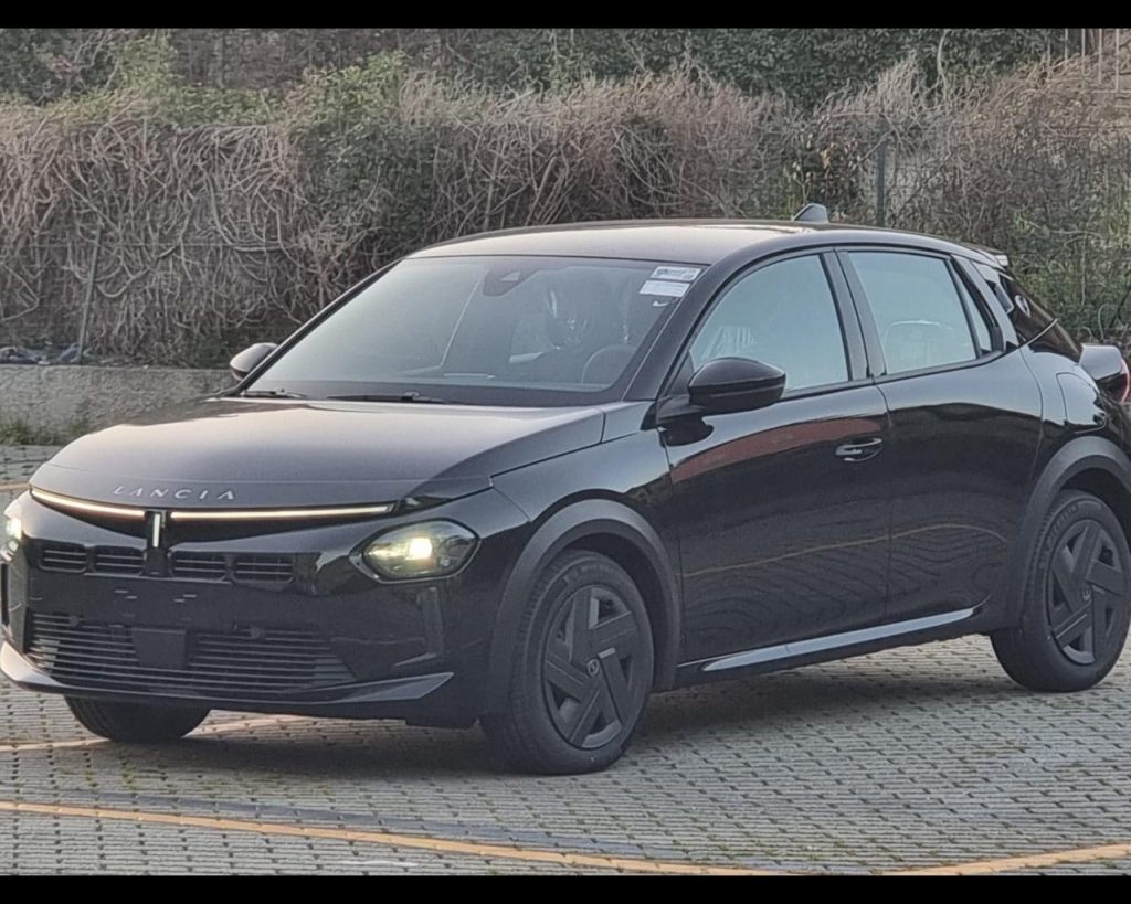 LANCIA Ypsilon Nuova  Ibrida My24 Nuova  1.2 100cv Ibrida - 2