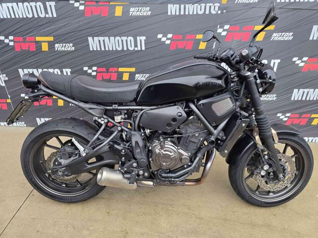 YAMAHA XSR 700 Nero pastello