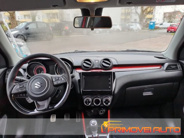 SUZUKI Swift Rosso pastello
