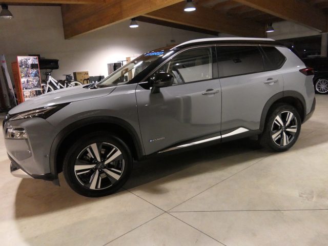 NISSAN X-Trail Grau pastell