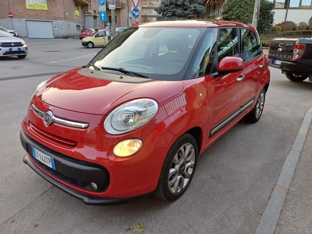 FIAT 500L Rosso pastello