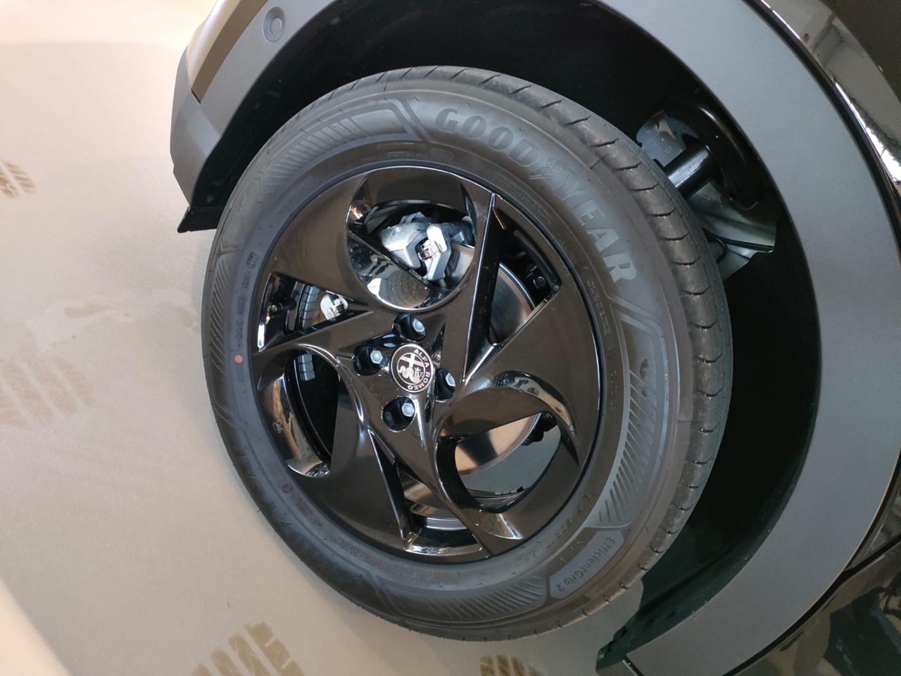 ALFA ROMEO Junior 1.2 145 CV Hybrid eDCT6 con Pack Techno - 19