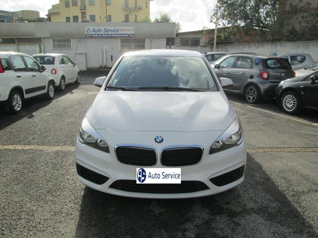 BMW 218 Bianco pastello