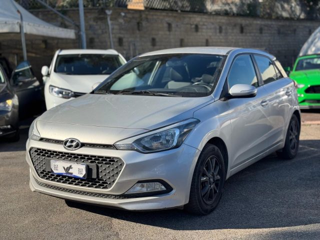 HYUNDAI i20 Argento metallizzato