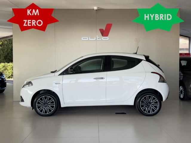 LANCIA Ypsilon Bianco pastello