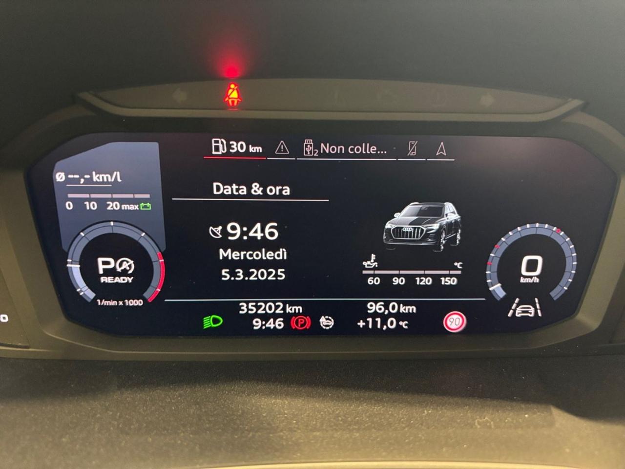 AUDI Q3 35 TDI S line edition - 11