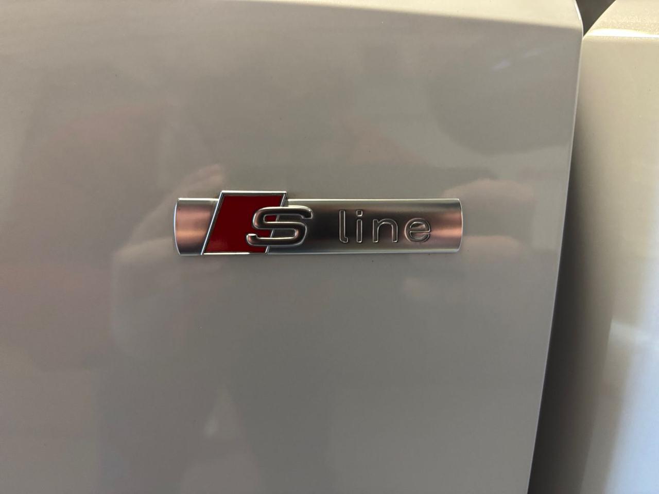 AUDI Q3 35 TDI S line edition - 19