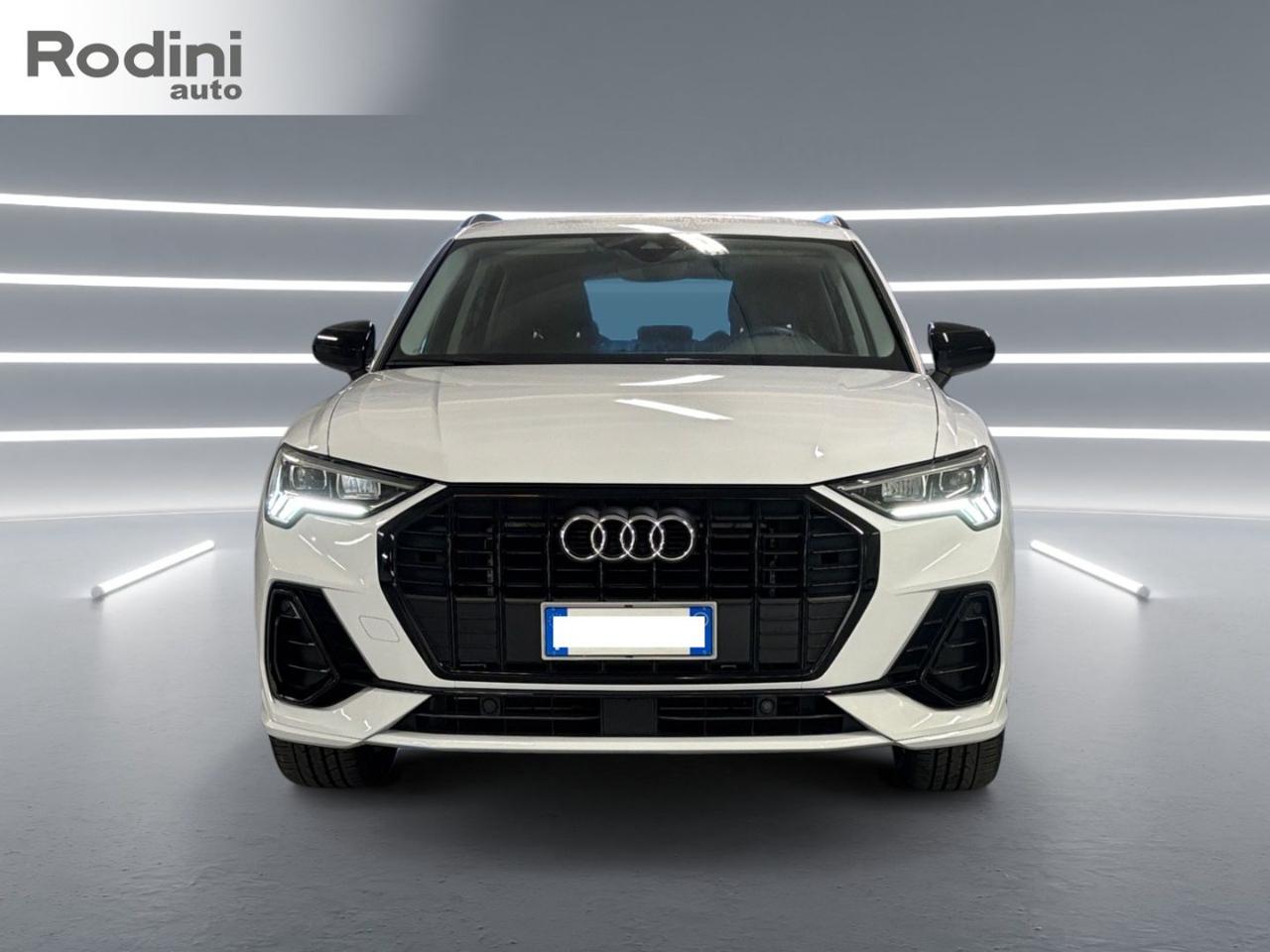 AUDI Q3 35 TDI S line edition - 2