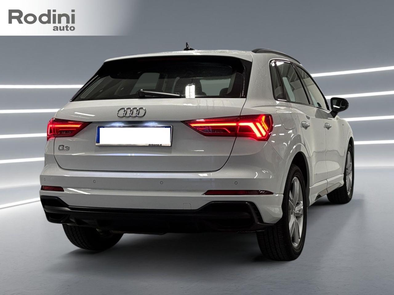 AUDI Q3 35 TDI S line edition - 4