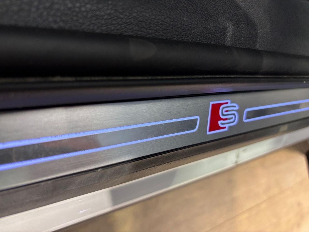 AUDI Q3 35 TDI S line edition - 14