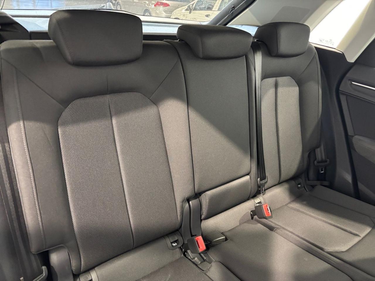 AUDI Q3 35 TDI S line edition - 17