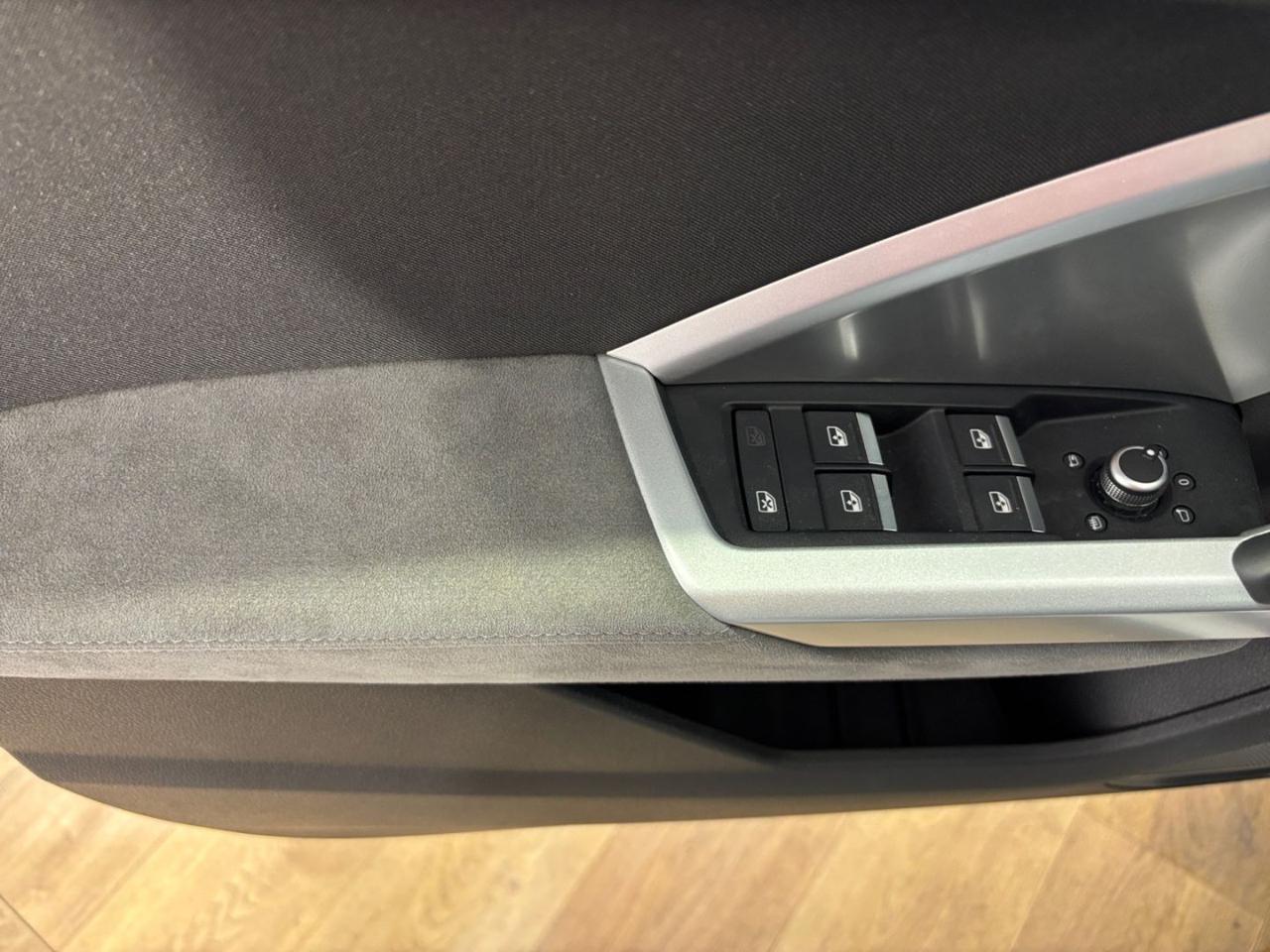 AUDI Q3 35 TDI S line edition - 13