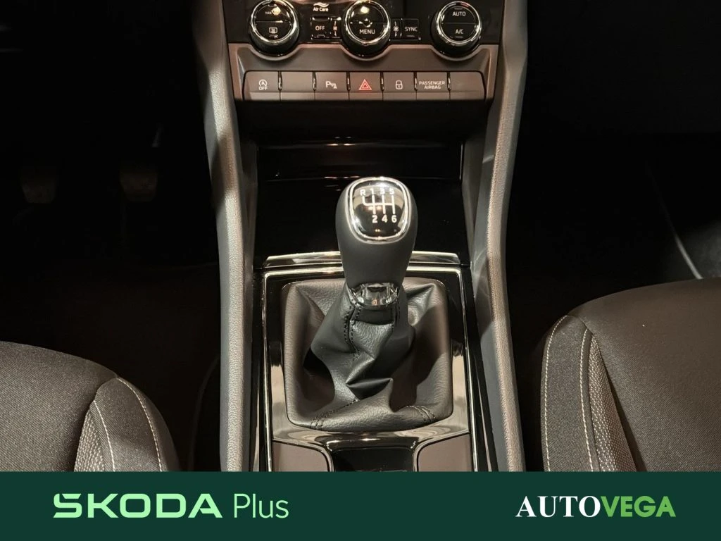 SKODA Karoq 1.0 tsi selection 115cv - 10