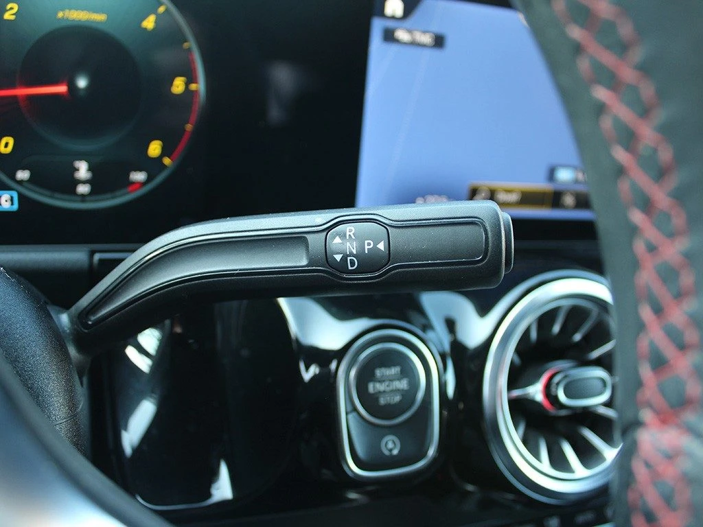 MERCEDES-BENZ B 180 d Automatic Premium - 29